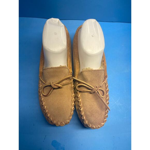 LL Bean Wicked Good Mocs Slippers Kids Size 5 Sheepskin Lamb Fur Moccasins Tan - Picture 3 of 11